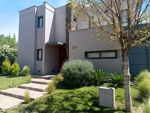 Ayres de Alzaga Barrio Privado calle Rizzo 350 Chacras de Coria