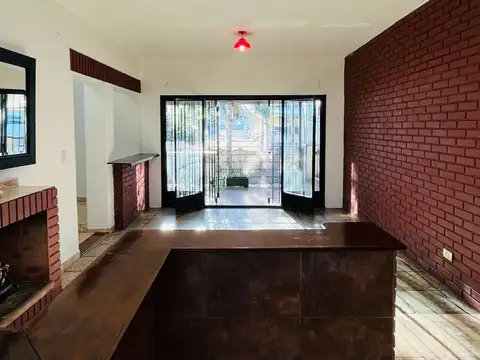 Depto Tipo Casa en Alquiler en Ramos Mejia Sur, $ 900.000