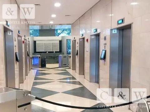 Oficina en Venta con 18 cocheras