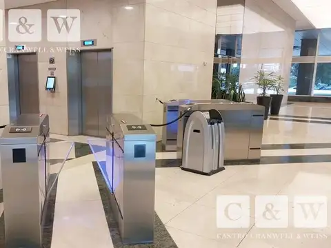 Oficina Monoambiente con 4 baños