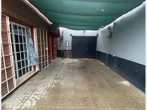 Casa 5 ambientes con 4 baños