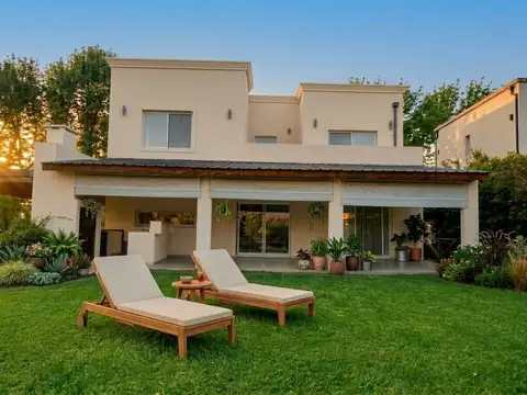 Casa 4 ambientes en Santa Guadalupe (Pilar del Este)