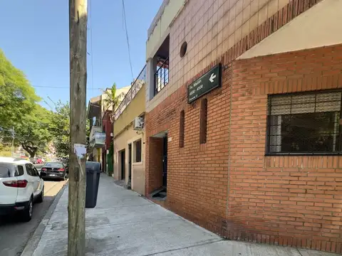 VENTA! EXCELENTE CASA EN SAAVEDRA 6 AMB , 3 DORMIT