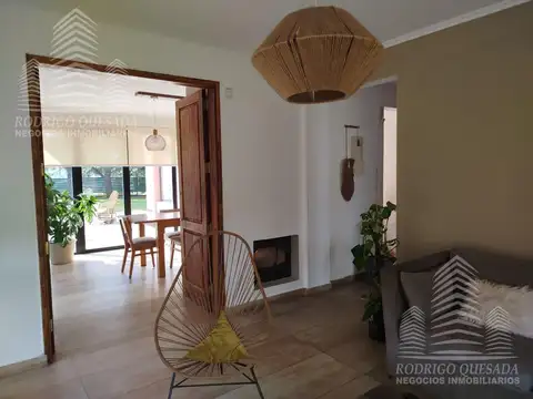 Casa 3 ambientes con 2 baños