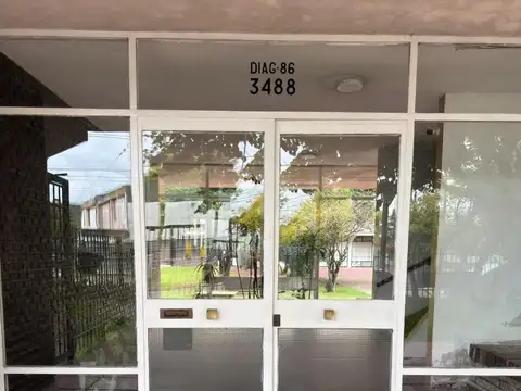 Departamento 3 ambientes 1º piso x escalera
