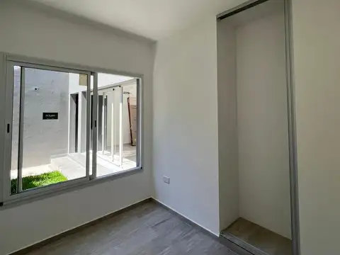 Depto Tipo Casa 4 ambientes con 2 baños
