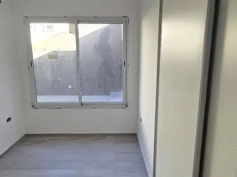 Depto Tipo Casa 4 ambientes con 2 baños