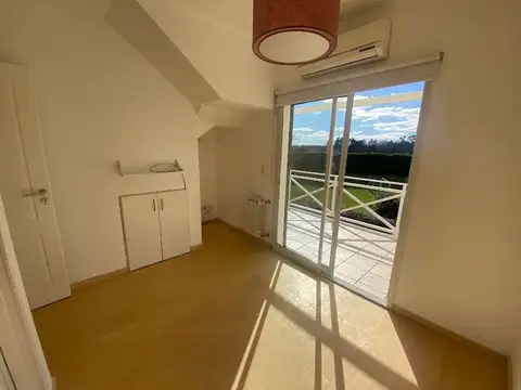 VENTA 4 AMBIENTES C/JARDIN - COCHERA APTO CREDITO