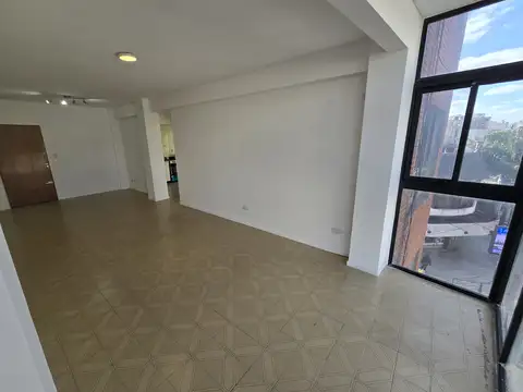 Departamento de 2 amb. Sobre Av. 25 de Mayo. APTO PROFESIONAL o VIVIENDA
