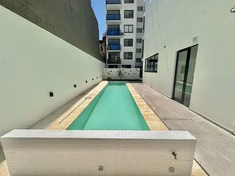 Venta monoambiente luminoso con pileta y parrilla!