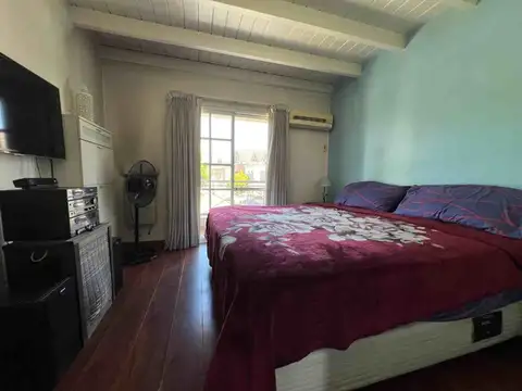 CASA VENTA TRIPLEX EN BARRIO EL MIRADOR HURLINGHAM