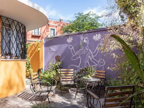 Casa 7 ambientes con 2 baños