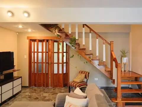 Casa 5 ambientes con 3 baños