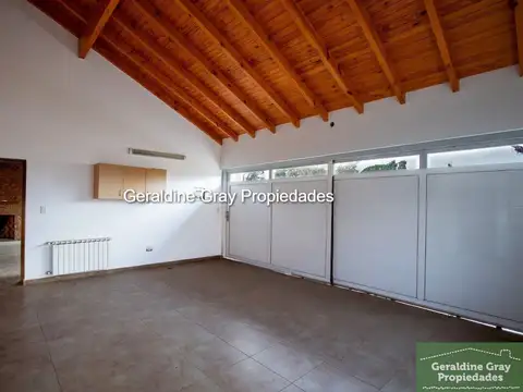 Casa 4 ambientes con 3 baños