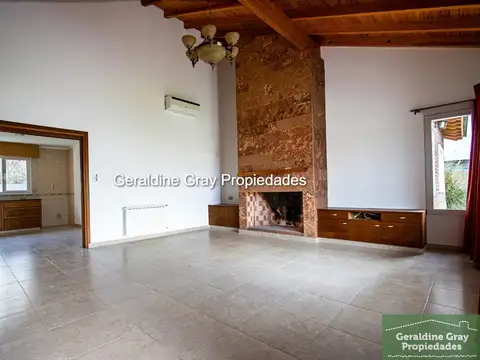 Casa Nivel Gerencial en alquiler en barrio privado Los Olivos, Centenario