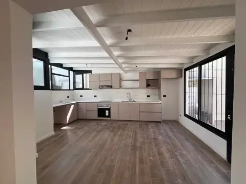 Venta PH 3  amientes con entrada independiente, terraza y sin expensas – Súper luminos