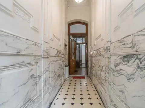 Oficina en Venta 102 años