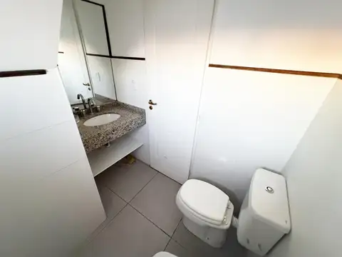 Departamento 6 ambientes con 2 baños