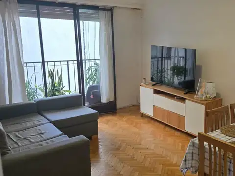 Sarmiento 2200- Balvanera- Precioso c/frte  3 ambientes c/dependencias