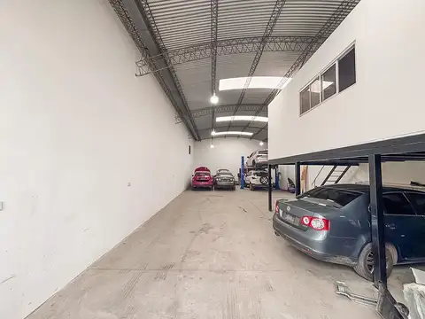 VENTA/PERMUTA: Galpón con oficina APTO CREDITO- Bella Vista, Rosario