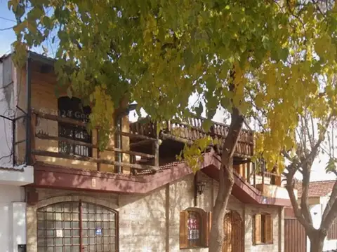 CASA VENTA GODOY CRUZ, PTE. OLIVE, 5 HAB. 3 BAÑOS
