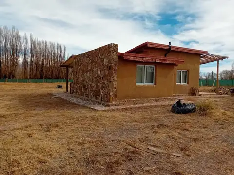 Venta de casa en B° privado, Uspallata, 4 ambiente