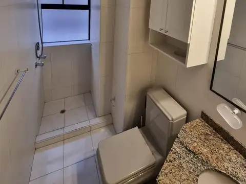 Oficina 6 ambientes con 2 baños