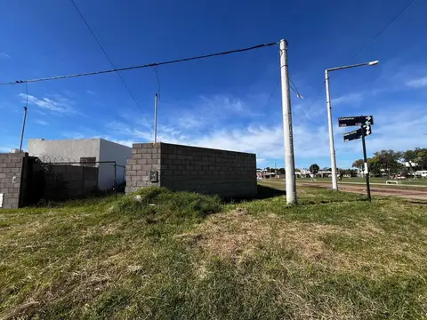 SE VENDE TERRENO Y SE RECIBE VEHICULOS Y CUOTAS