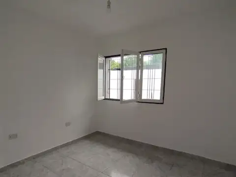 Casa 5 ambientes con 1 baño