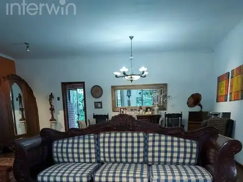Casa en Venta - 7 amb - Cocheras - Quincho - Casa p/huéspedes - Pileta - Pcia de BsAs - Ernestina