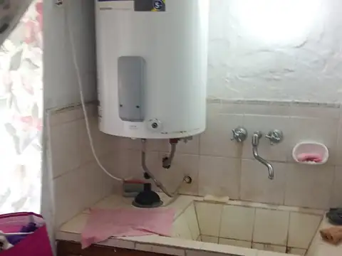 Casa 2 ambientes con 1 baño