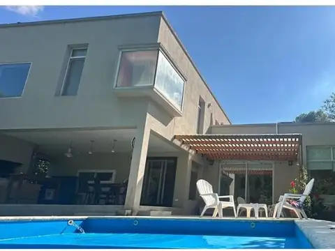 Casa en alquiler anual o temporal barrio Los Robles Machwitz