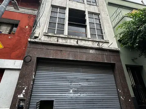 IMPORTANTE LOCAL EN 3 plantas 3 BAÑOS