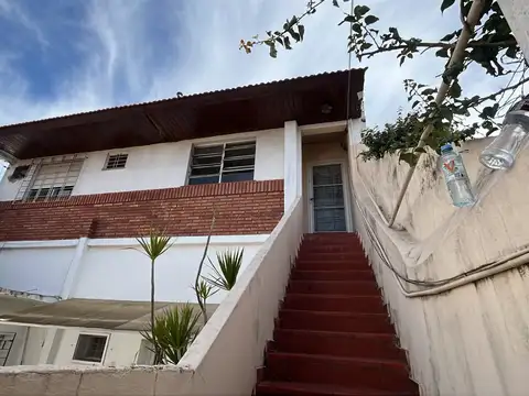 3 AMBIENTES EN PLANTA ALTA - MUY BUENA UBICACIÓN