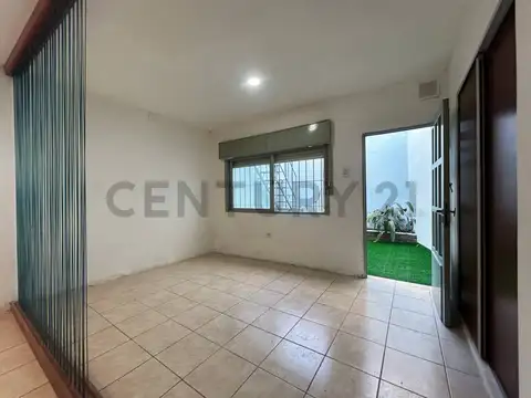 Pje. Wood 4000, Piso 0