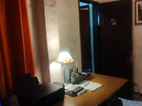 2 Locales /fondo libre  Av Santamaria (V Luzuriaga)