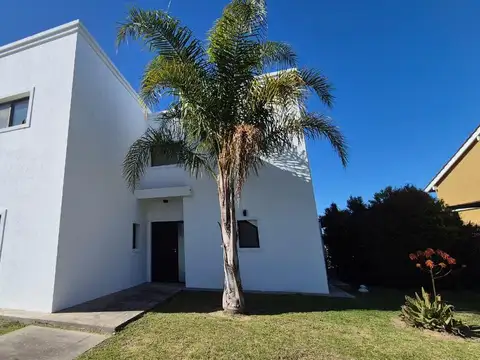 Casa en Alquiler de 4 dormitorios