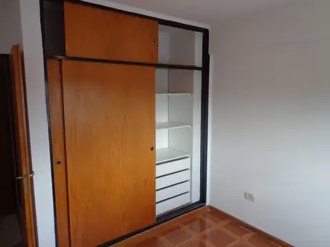 Departamento en Alquiler en Tiro Suizo, $ 350.000