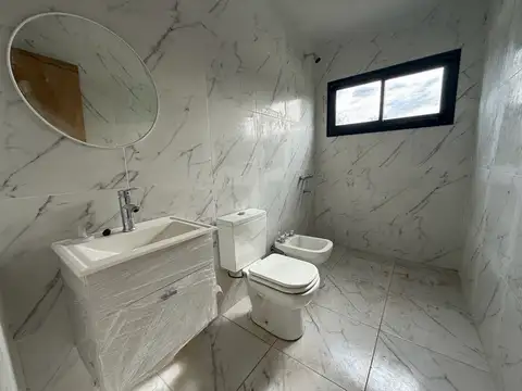 Casa 2 ambientes con 1 baño