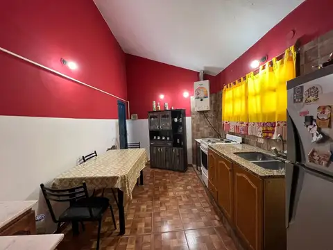 Av Bartolome de Castro y Crisanto Gomez 100