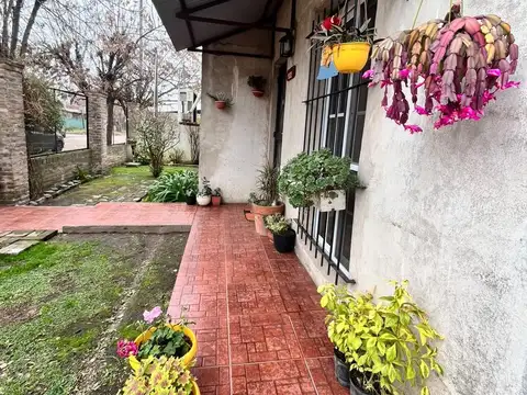 Casa en Venta con 3 cocheras