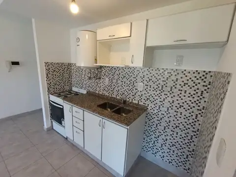 Departamento en Alquiler en Moron, $ 550.000