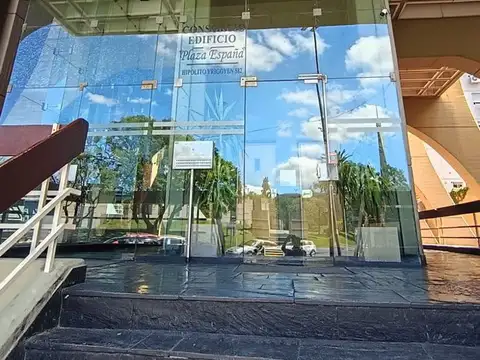 Avenida Hipólito Yrigoyen 500