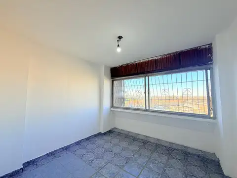 TRES AMBIENTES EN EXCELENTE ESTADO EN LUGANO 1 Y 2