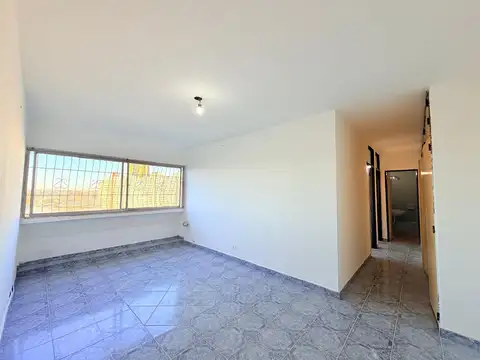 TRES AMBIENTES EN EXCELENTE ESTADO EN LUGANO 1 Y 2