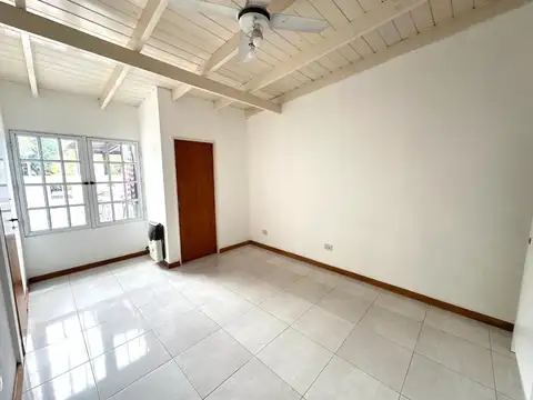 Depto Tipo Casa en Venta de 4 ambientes