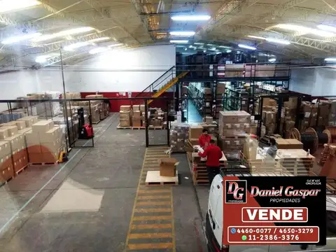 VENTA – IMPORTANTE NAVE INDUSTRIAL EN VILLA ORTUZAR – DISTRITO AUDIOVISUAL