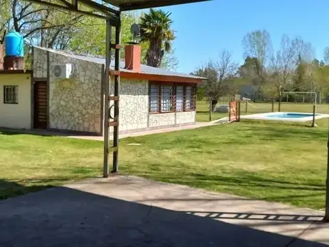 Casa en venta - 2 Dormitorios 1 Baño - Cochera - Abasto, La Plata