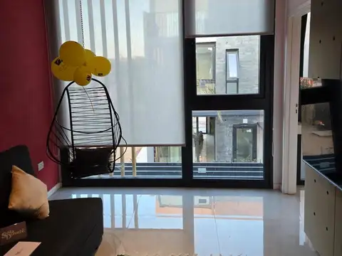 Increíble Casa Tríplex en  SUNNY - Camino de los Remeros Tigre - Barrio Privado - 3 Suites y cochera