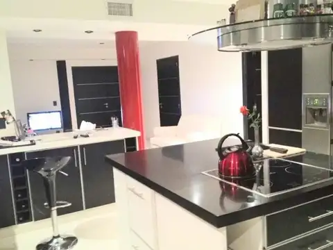 IMPONENTE CASA EN. COUNTRY GRAND BELL